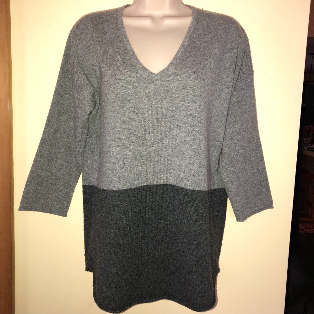 BLOSSOM Cashmere gray block 3/4 sleeve V-sweater